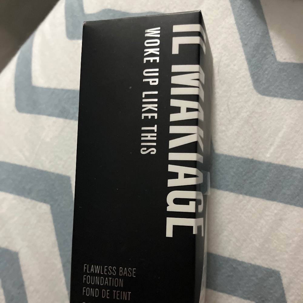 Unopened Woke Up Like This Foundation - shade 015